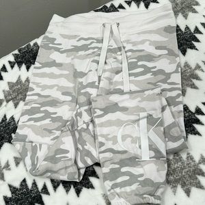 Cute Calvin Klein joggers